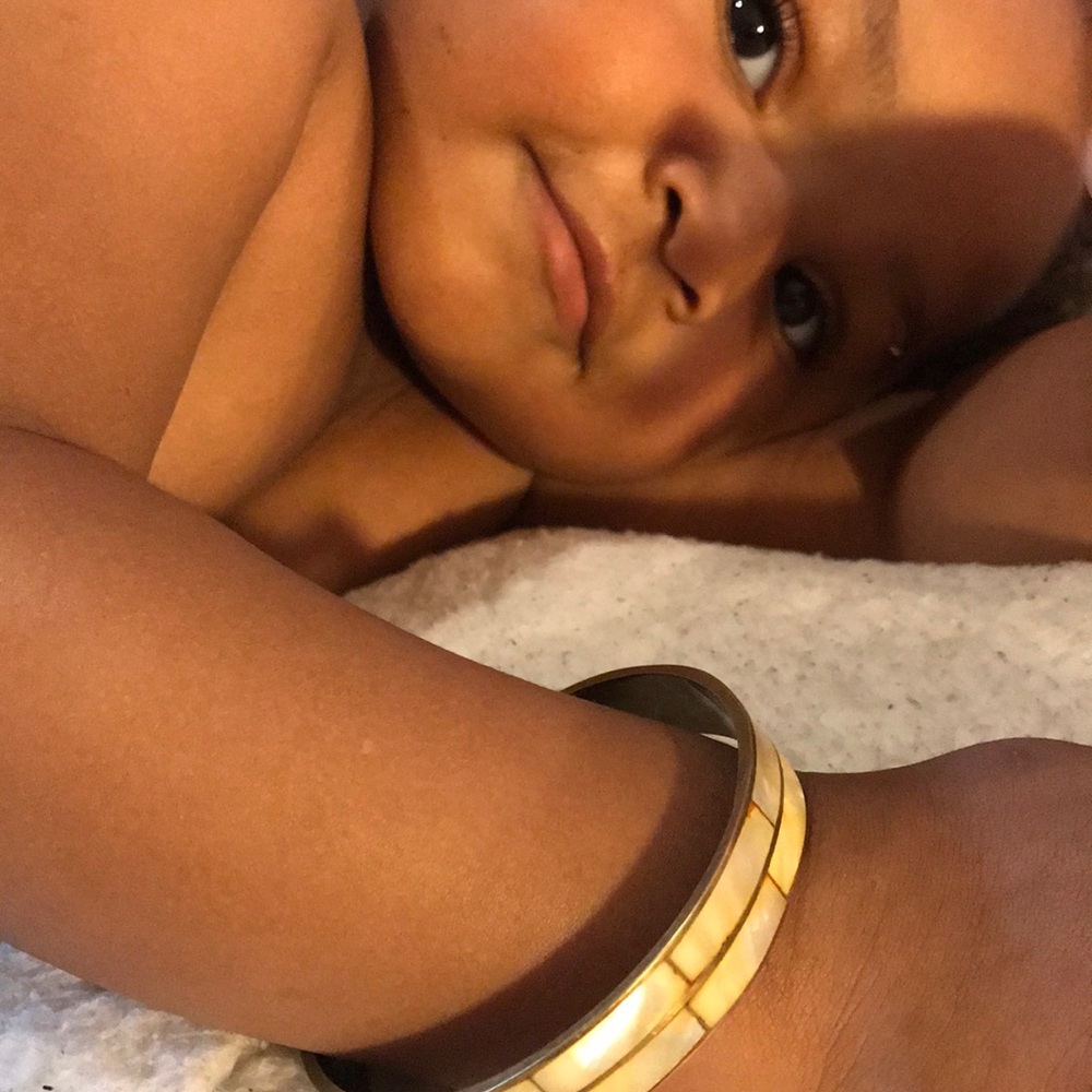 Mother of Pearl Bracelet - Picture 3 of 11